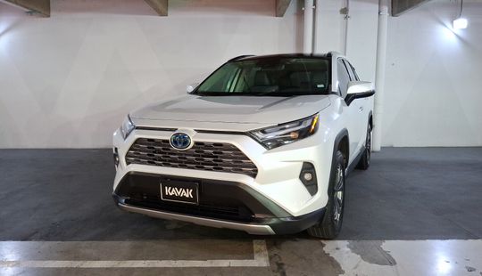 Toyota • RAV4