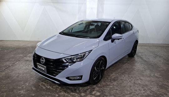 Nissan • Versa