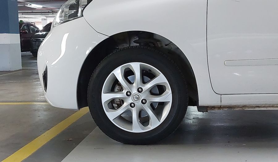 Nissan March 1.6 SV Hatchback 2019