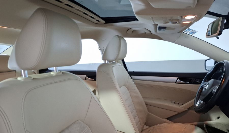 Volkswagen Passat 2.5 SPORTLINE TIPTRONIC Sedan 2013
