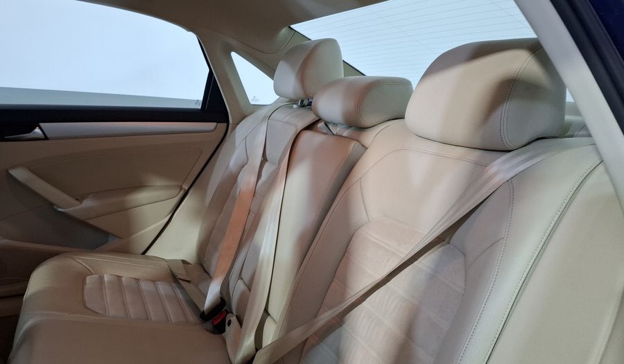 Volkswagen Passat 2.5 SPORTLINE TIPTRONIC Sedan 2013