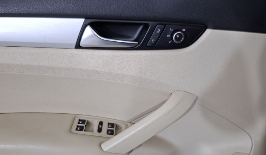 Volkswagen Passat 2.5 SPORTLINE TIPTRONIC Sedan 2013