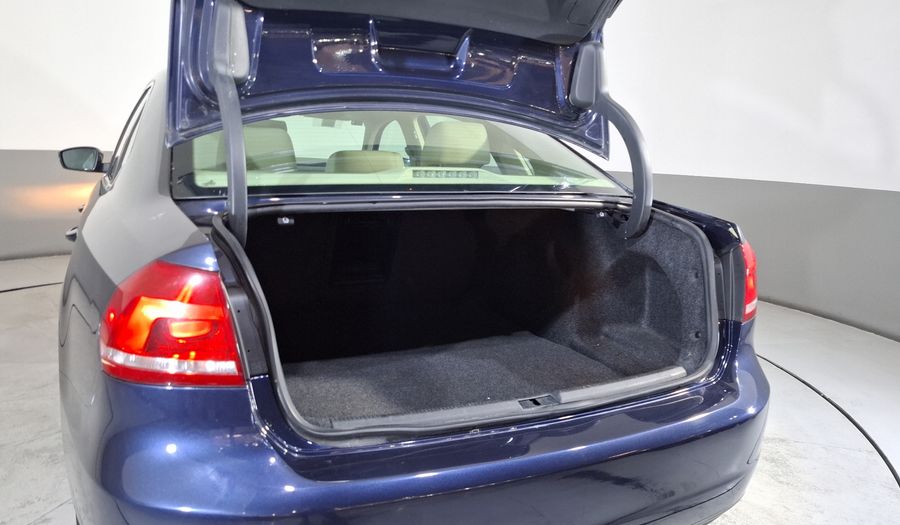 Volkswagen Passat 2.5 SPORTLINE TIPTRONIC Sedan 2013