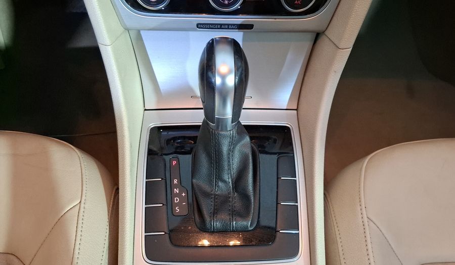 Volkswagen Passat 2.5 SPORTLINE TIPTRONIC Sedan 2013