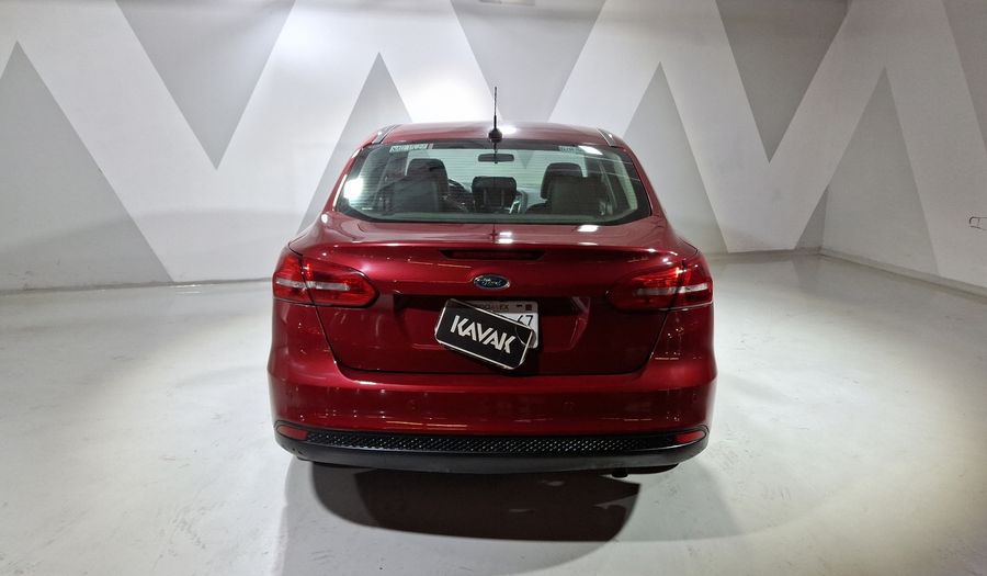 Ford Focus 2.0 SE LUXURY AT Sedan 2016