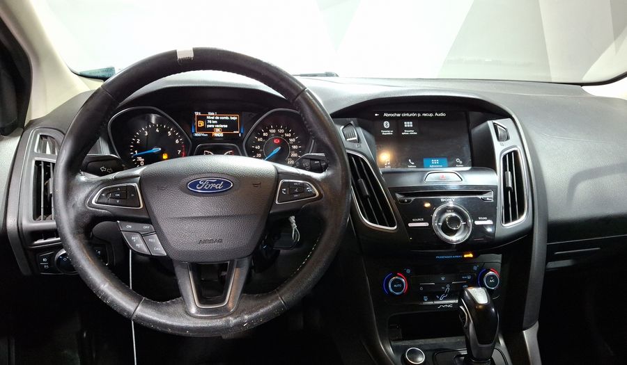 Ford Focus 2.0 SE LUXURY AT Sedan 2016