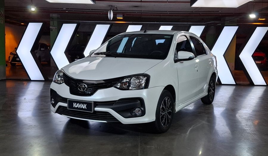 Toyota Etios XLS