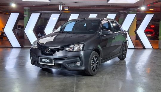 Toyota • Etios