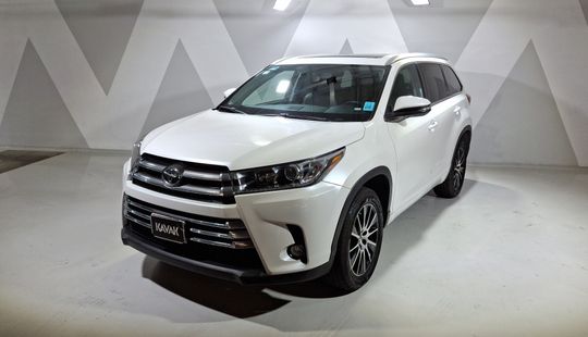 Toyota • Highlander