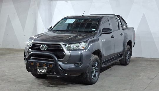 Toyota • Hilux