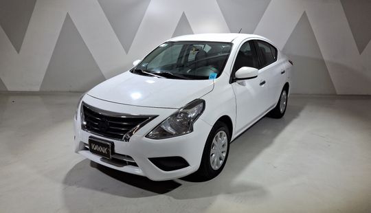 Nissan • Versa