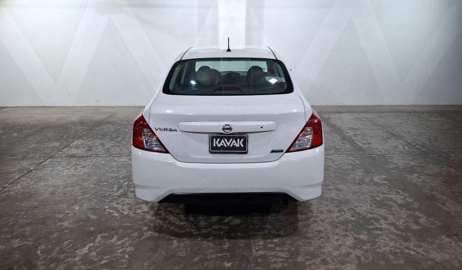 Nissan Versa 1.6 SENSE TA AC Sedan 2015