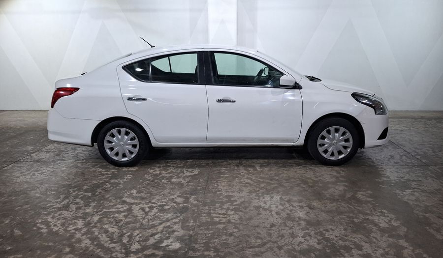 Nissan Versa 1.6 SENSE TA AC Sedan 2015