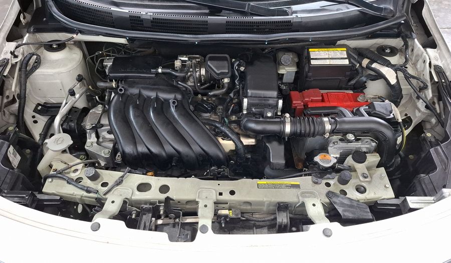 Nissan Versa 1.6 SENSE TA AC Sedan 2015