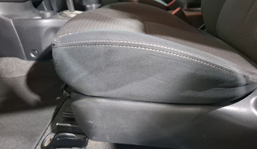 Nissan Versa 1.6 SENSE TA AC Sedan 2015