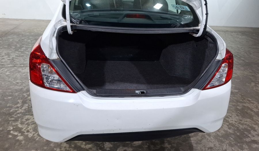Nissan Versa 1.6 SENSE TA AC Sedan 2015