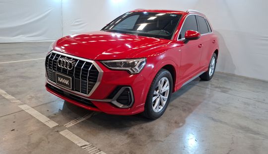 Audi • Q3