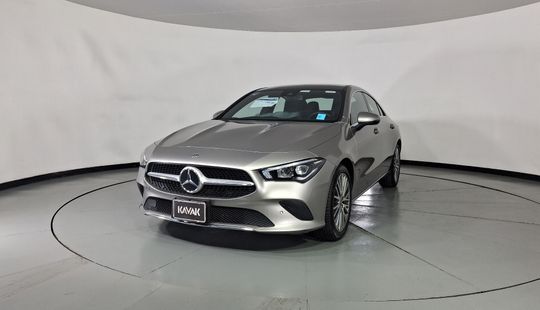Mercedes Benz • Clase CLA