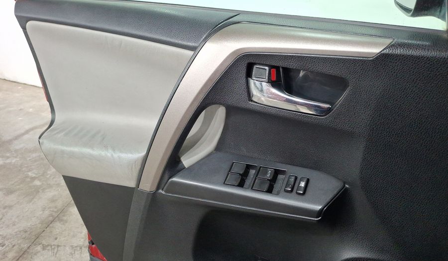 Toyota Rav4 2.5 XLE AWD AT Suv 2016