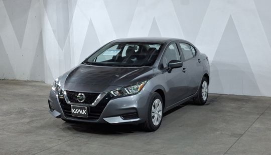Nissan • Versa