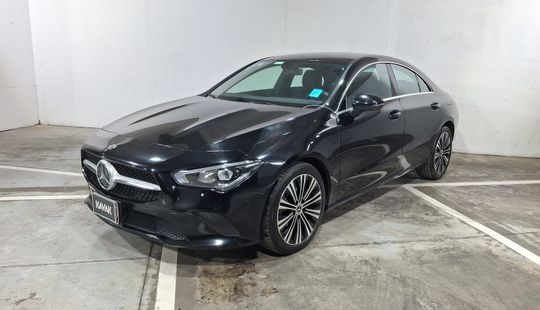 Mercedes Benz • Clase CLA