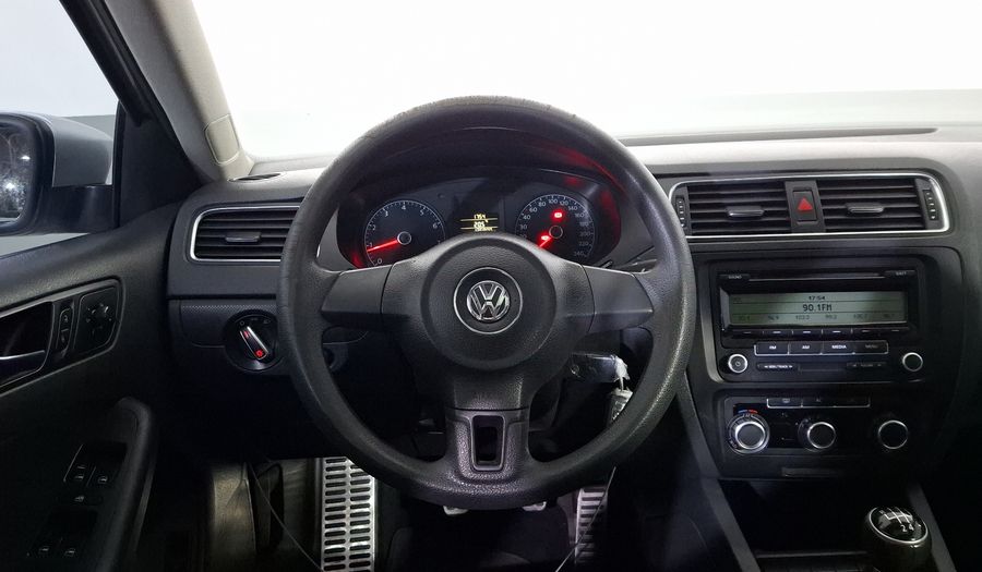 Volkswagen Jetta 2.5 STYLE ACTIVE MT Sedan 2011