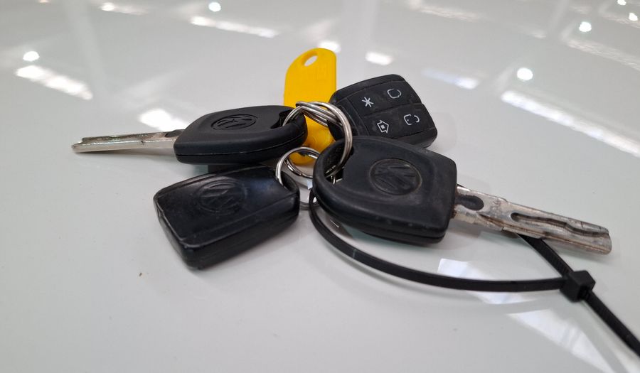 Volkswagen Up 1.0 TAKE UP Hatchback 2016