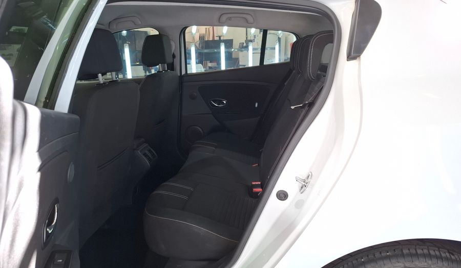 Renault Megane 1.6 MEGANE III LUXE PACK Hatchback 2015