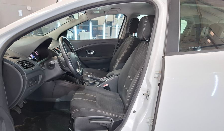 Renault Megane 1.6 MEGANE III LUXE PACK Hatchback 2015