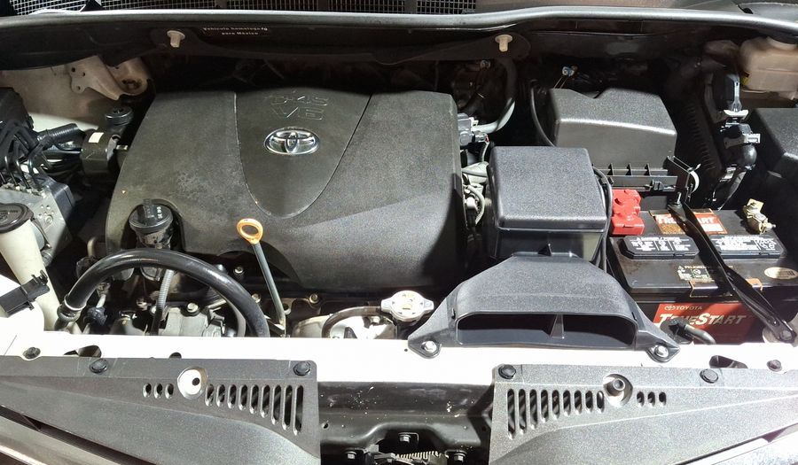 Toyota Sienna 3.5 XLE PIEL AUTO Minivan 2020