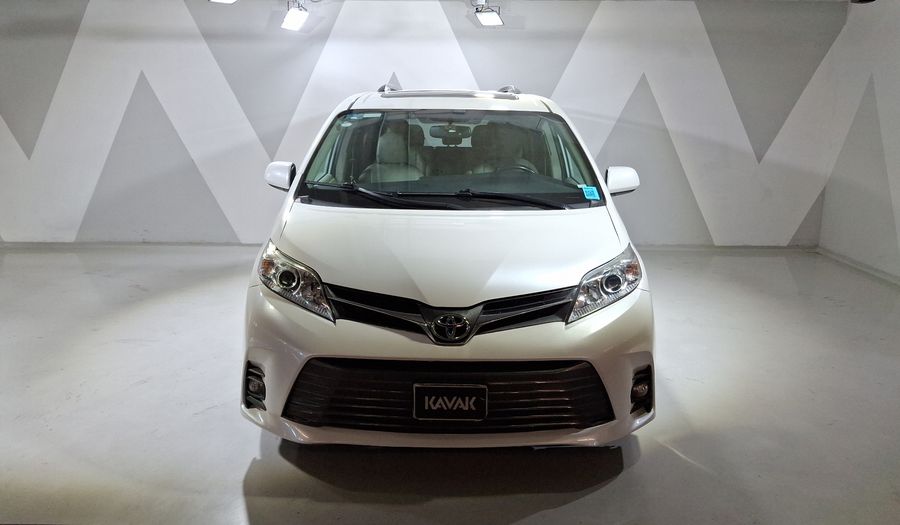 Toyota Sienna 3.5 XLE PIEL AUTO Minivan 2020