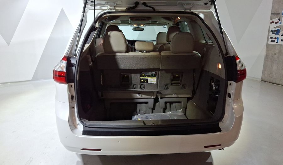 Toyota Sienna 3.5 XLE PIEL AUTO Minivan 2020