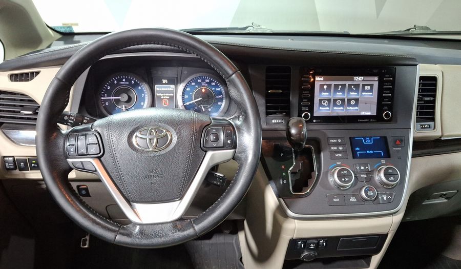 Toyota Sienna 3.5 XLE PIEL AUTO Minivan 2020