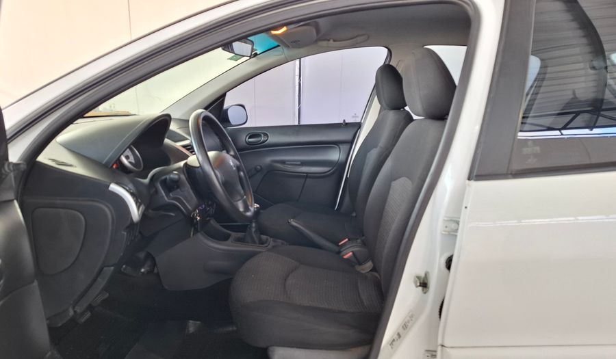 Peugeot 207 1.4 ACTIVE Hatchback 2015