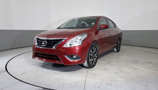 Nissan • Versa