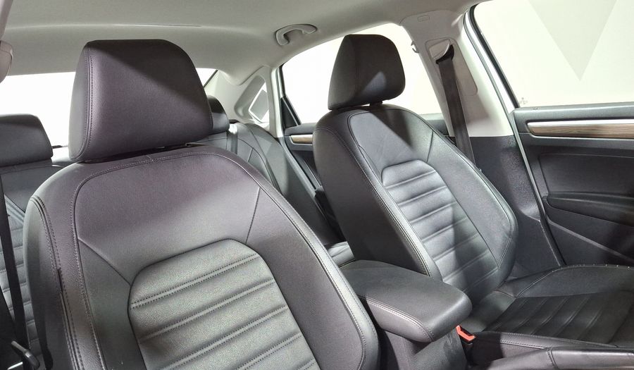 Volkswagen Passat 2.5 HIGHLINE AUTO Sedan 2018