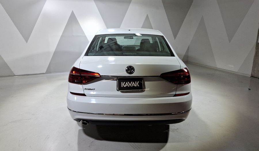 Volkswagen Passat 2.5 HIGHLINE AUTO Sedan 2018