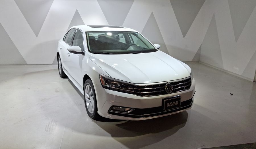 Volkswagen Passat 2.5 HIGHLINE AUTO Sedan 2018