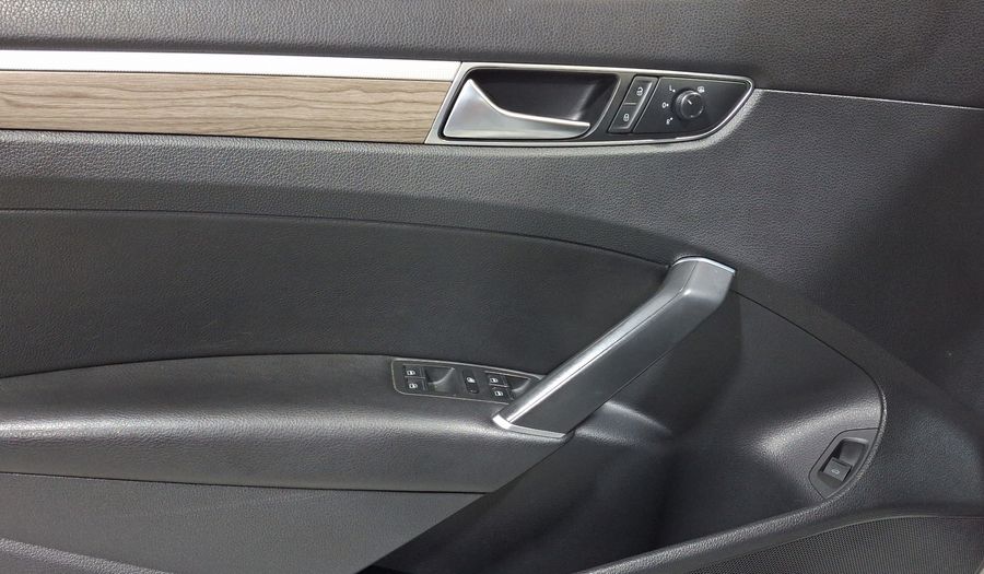Volkswagen Passat 2.5 HIGHLINE AUTO Sedan 2018