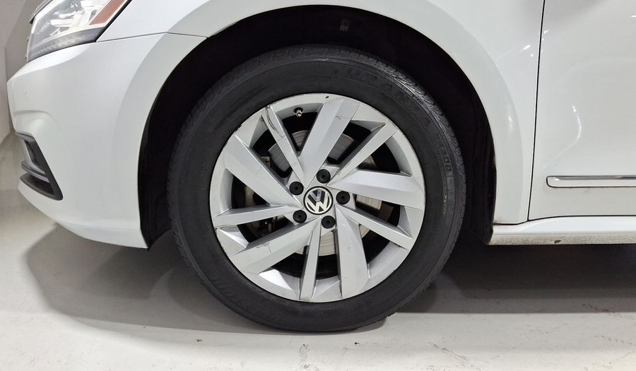 Volkswagen Passat 2.5 HIGHLINE AUTO Sedan 2018