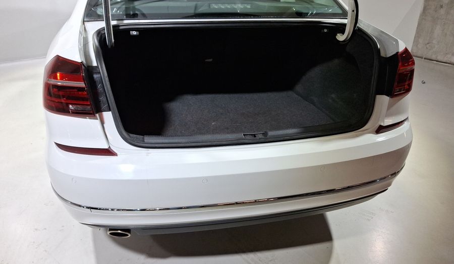 Volkswagen Passat 2.5 HIGHLINE AUTO Sedan 2018