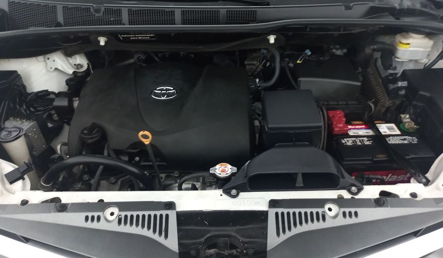 Toyota Sienna 3.5 XLE PIEL AUTO Minivan 2020