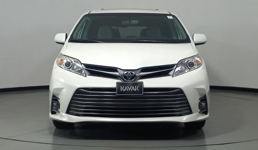 Toyota Sienna 3.5 XLE PIEL AUTO Minivan 2020