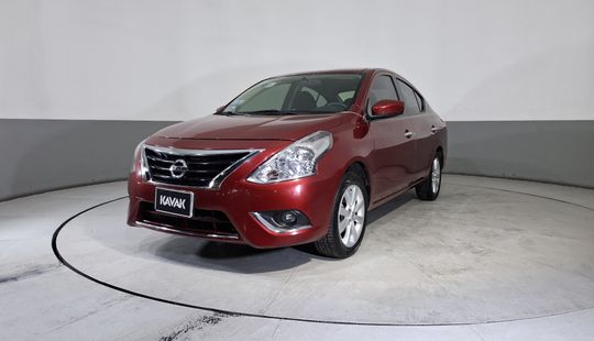 Nissan • Versa