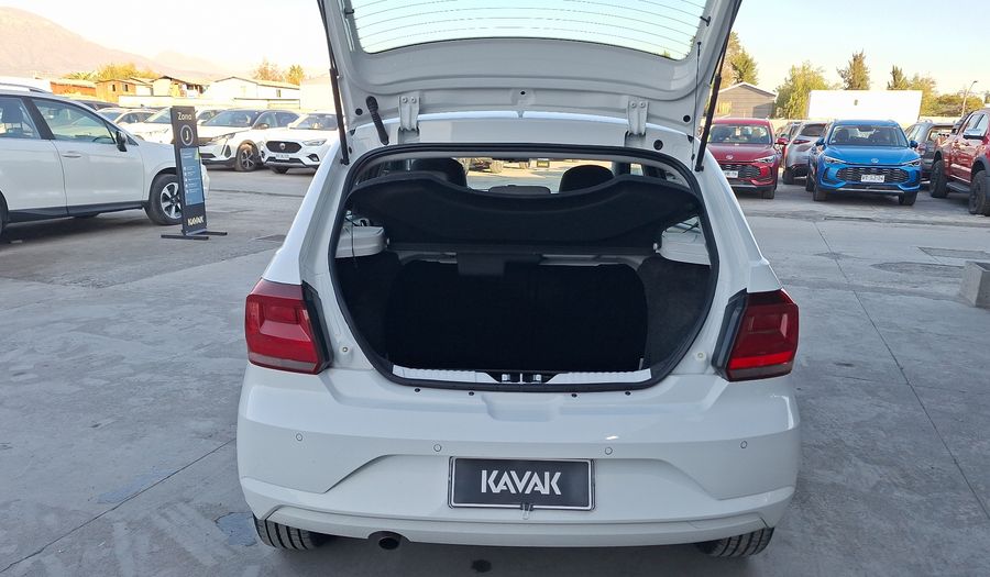 Volkswagen Gol 1.6 AUTO HIGHLINE Hatchback 2021