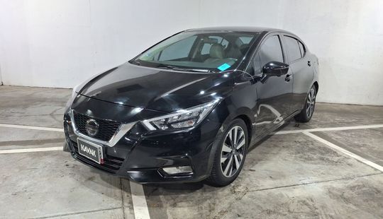 Nissan • Versa