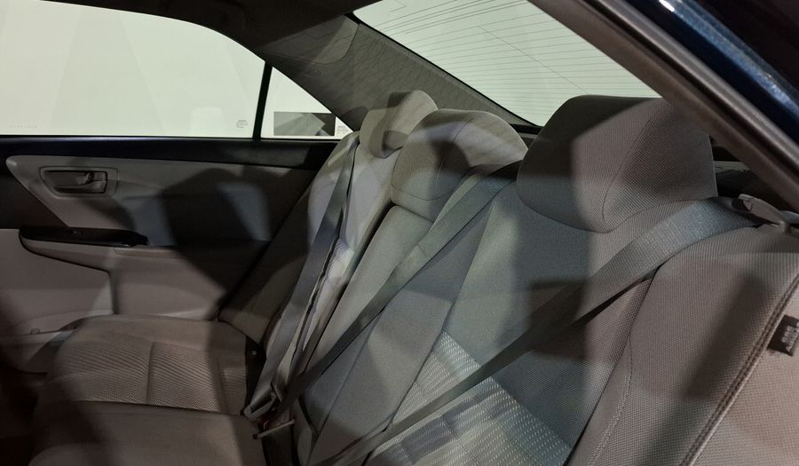 Toyota Camry 2.5 LE 6AT Sedan 2016