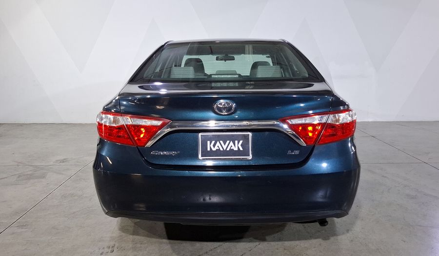 Toyota Camry 2.5 LE 6AT Sedan 2016