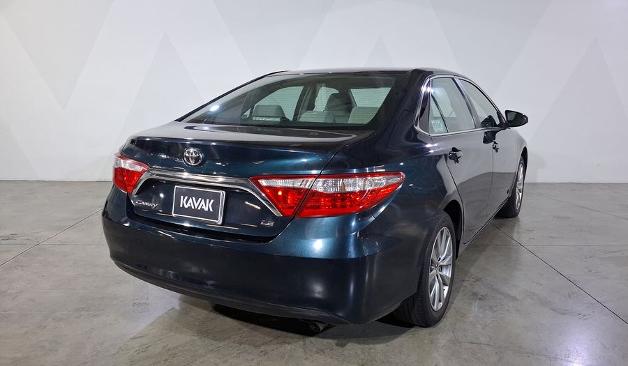 Toyota Camry 2.5 LE 6AT Sedan 2016