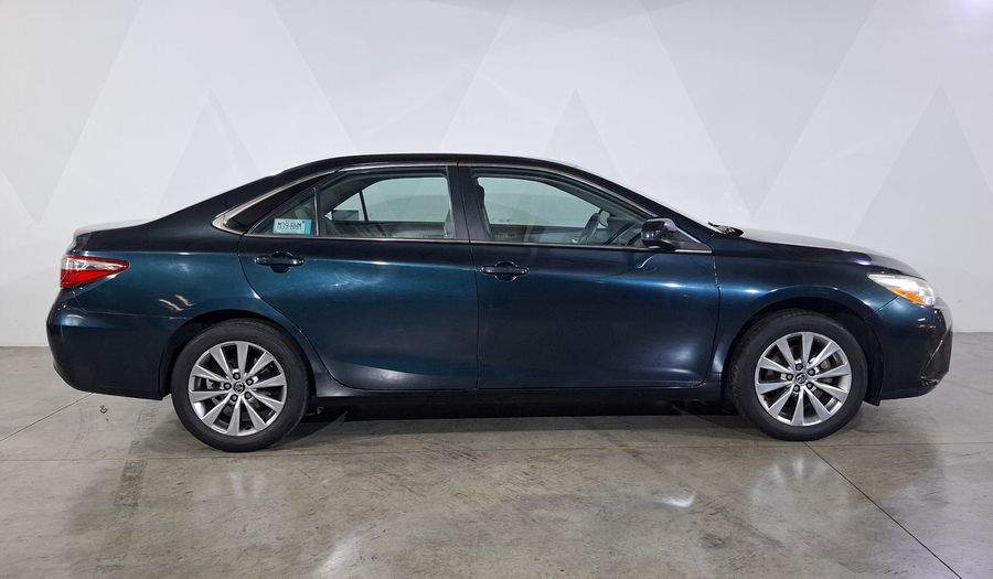 Toyota Camry 2.5 LE 6AT Sedan 2016